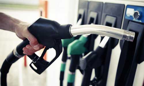 FG reduces petrol price to N121.50 per litre